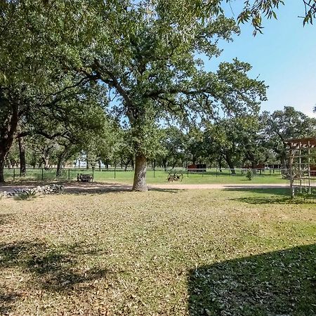 Ark Bunkhouse Fredericksburg Hideaway With Hot Tub Villa Екстериор снимка