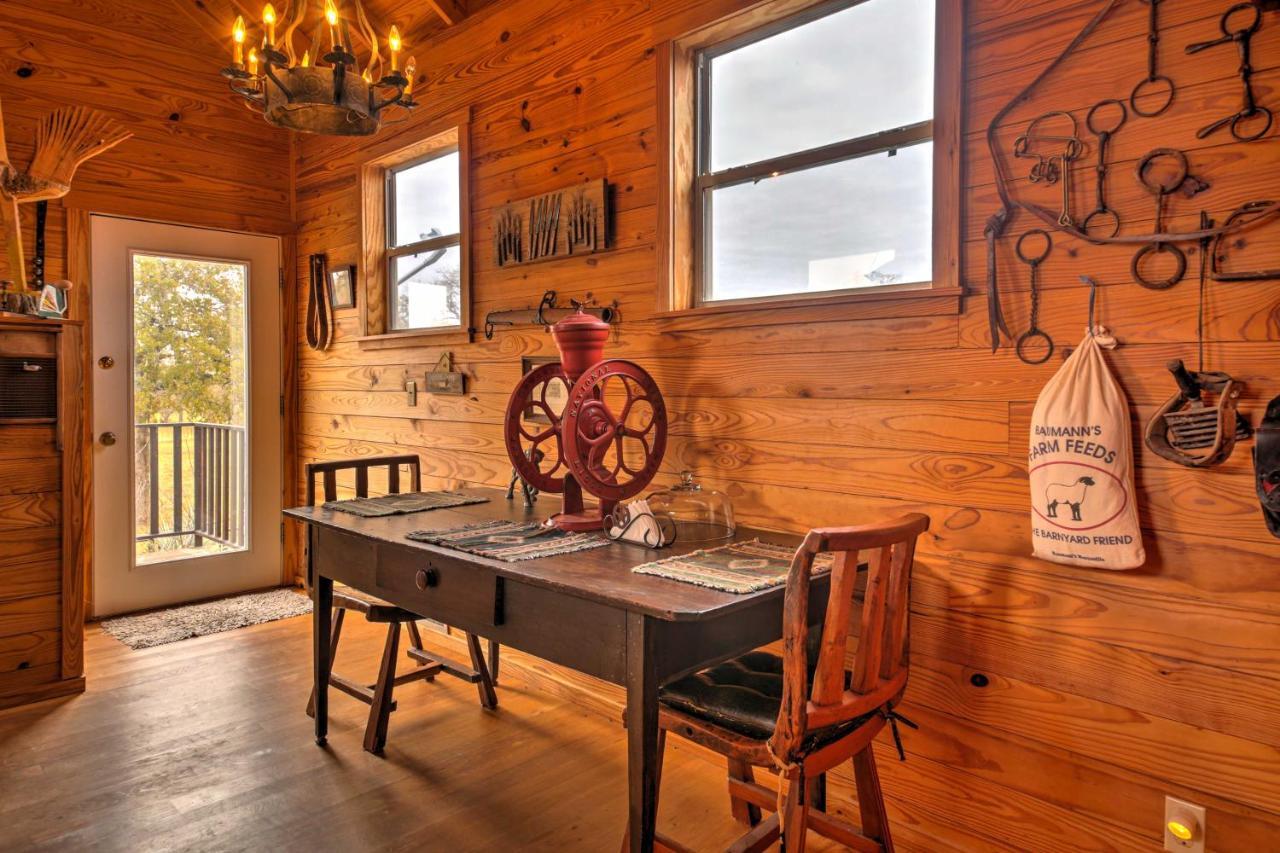 Ark Bunkhouse Fredericksburg Hideaway With Hot Tub Villa Екстериор снимка