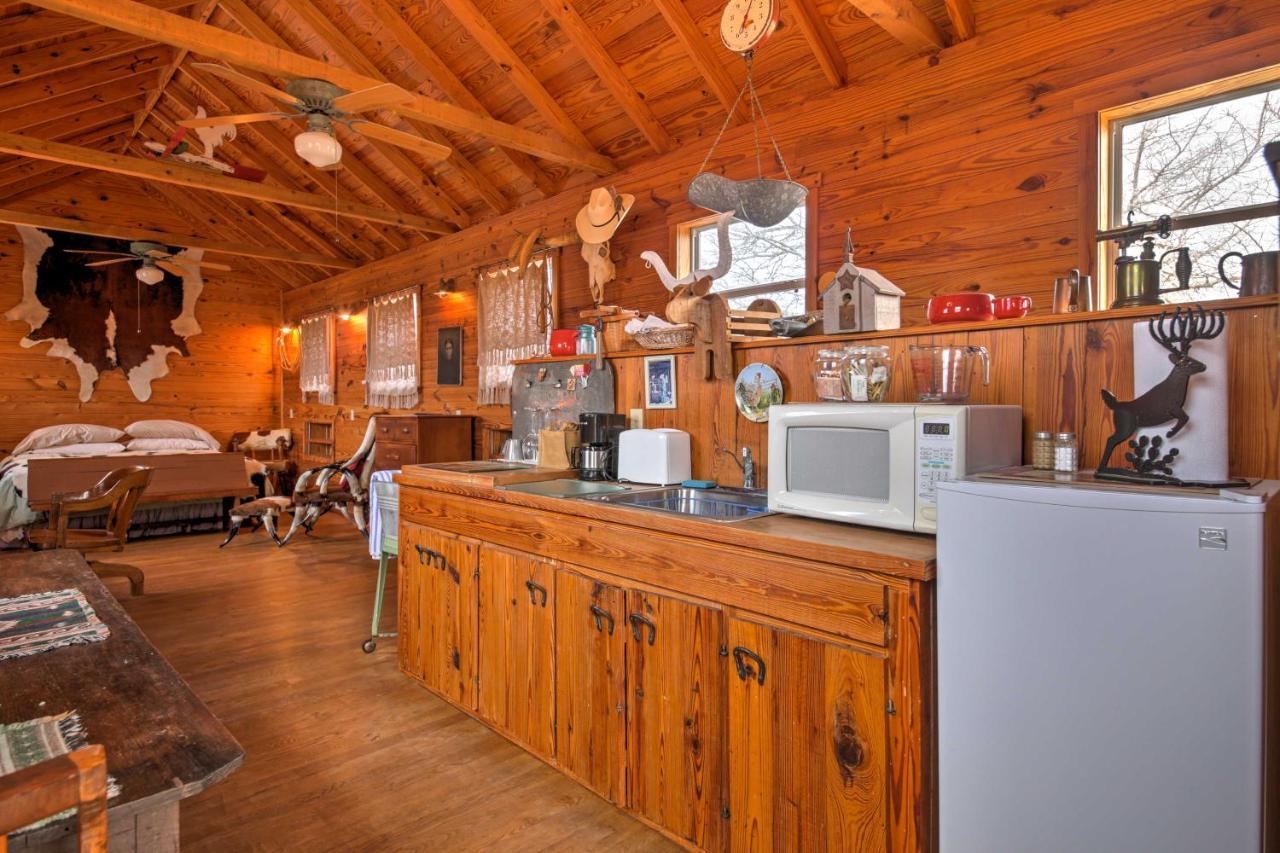 Ark Bunkhouse Fredericksburg Hideaway With Hot Tub Villa Екстериор снимка