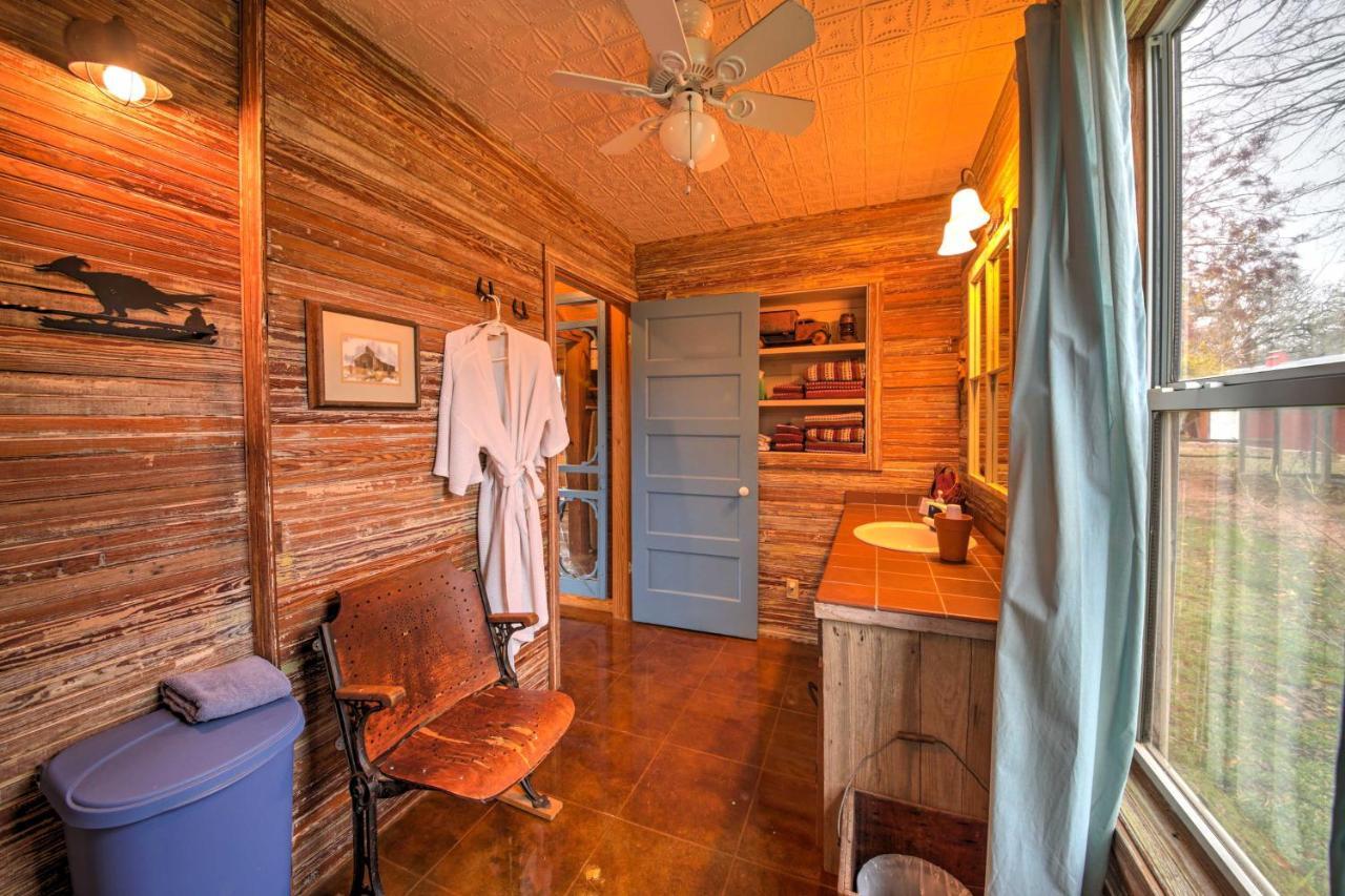Ark Bunkhouse Fredericksburg Hideaway With Hot Tub Villa Екстериор снимка