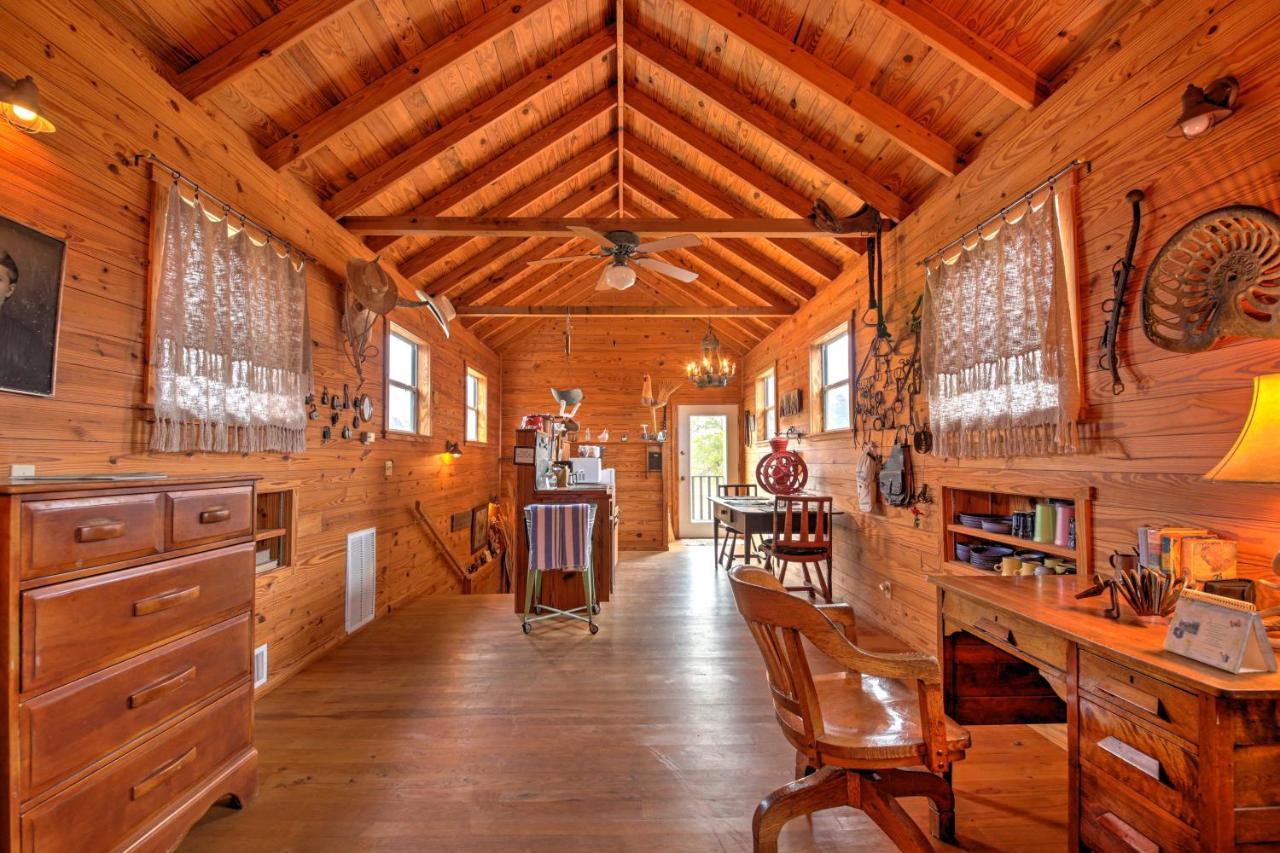 Ark Bunkhouse Fredericksburg Hideaway With Hot Tub Villa Екстериор снимка