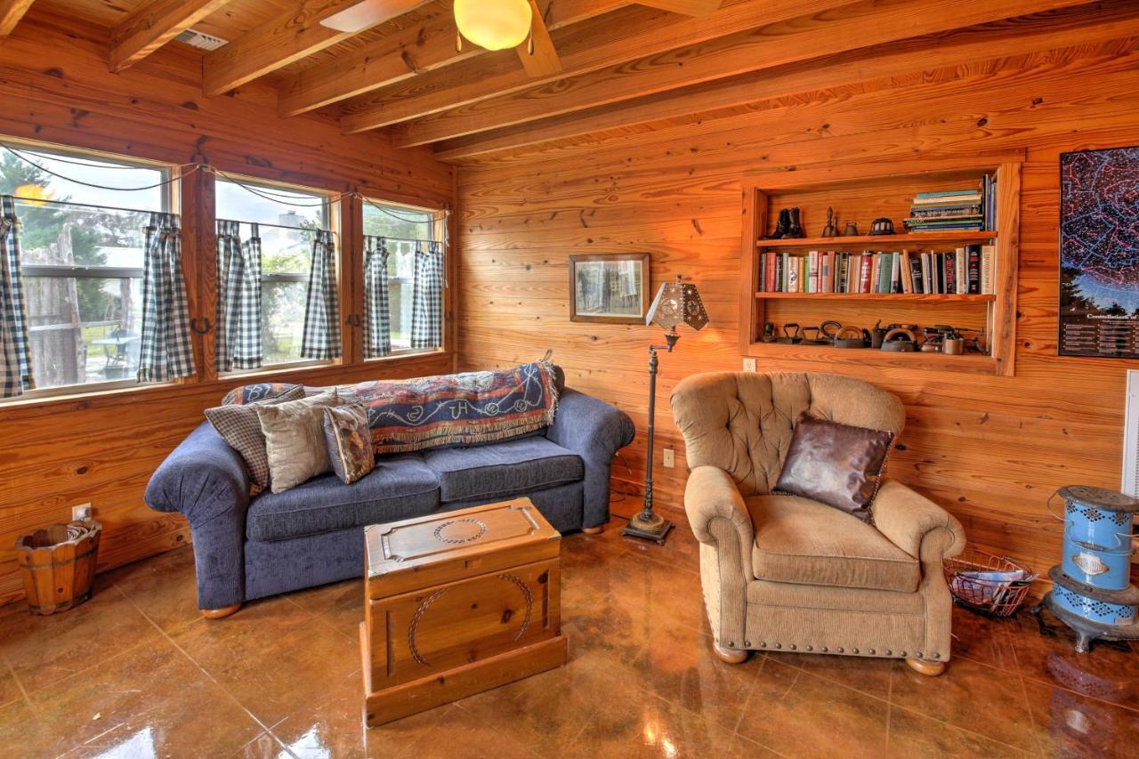 Ark Bunkhouse Fredericksburg Hideaway With Hot Tub Villa Екстериор снимка