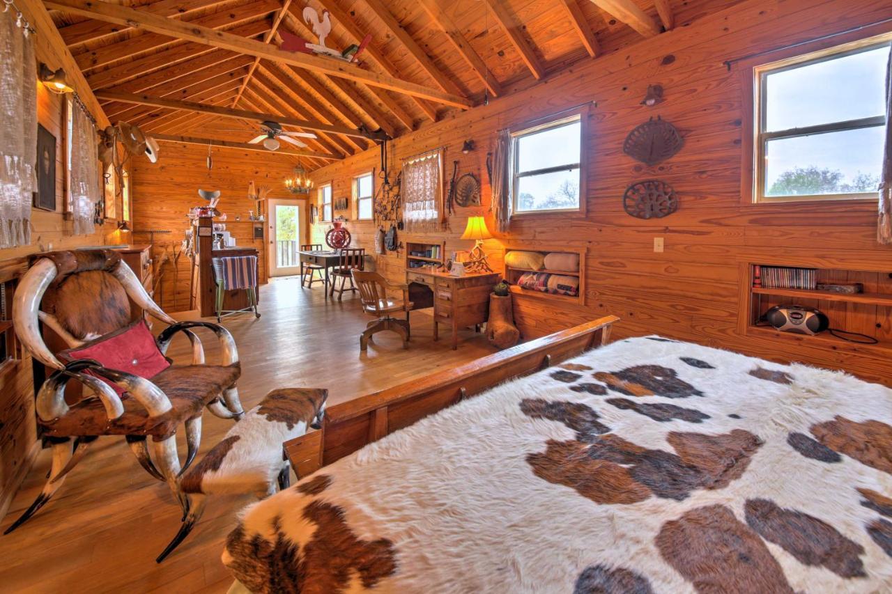 Ark Bunkhouse Fredericksburg Hideaway With Hot Tub Villa Екстериор снимка