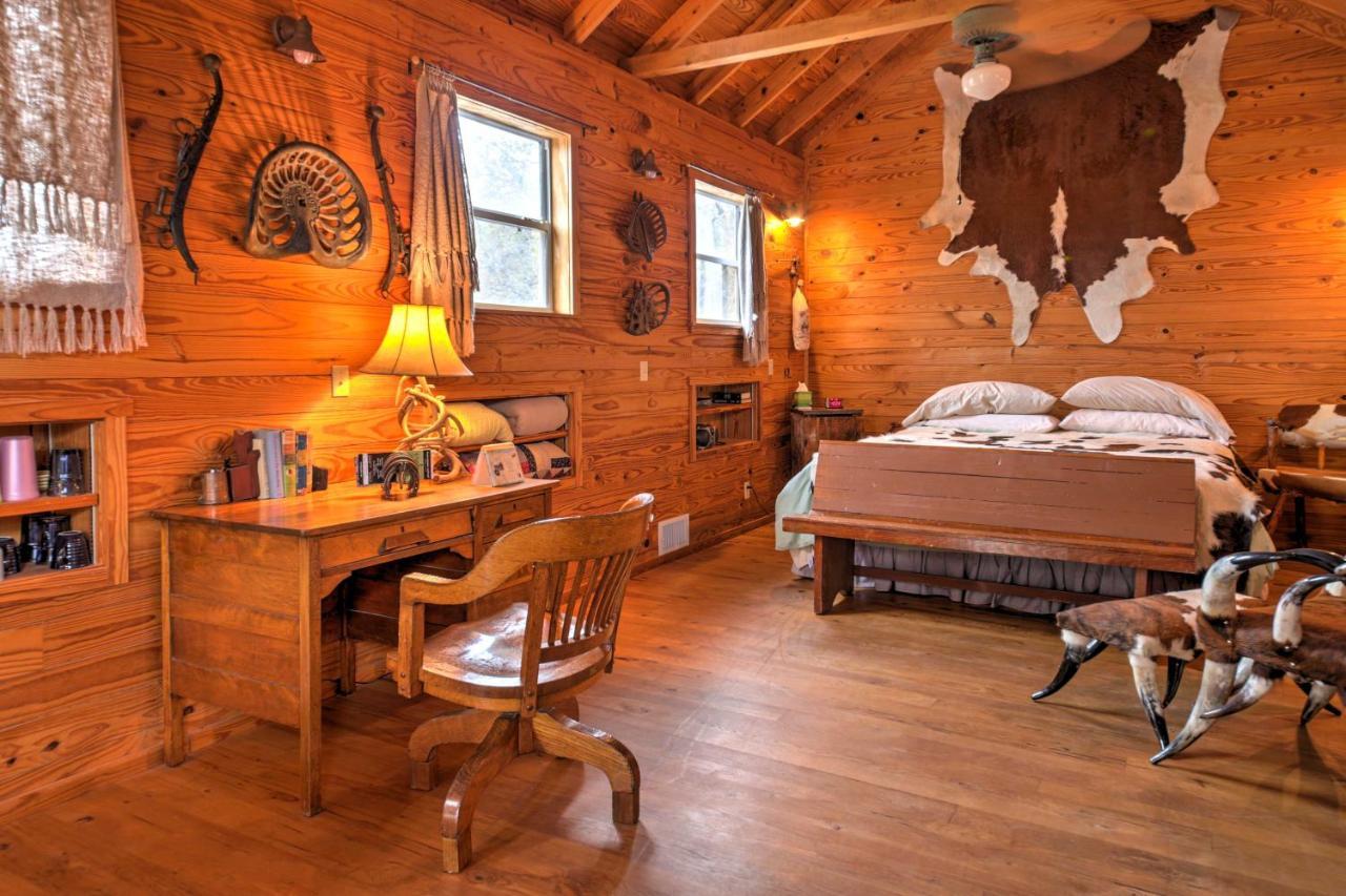 Ark Bunkhouse Fredericksburg Hideaway With Hot Tub Villa Екстериор снимка