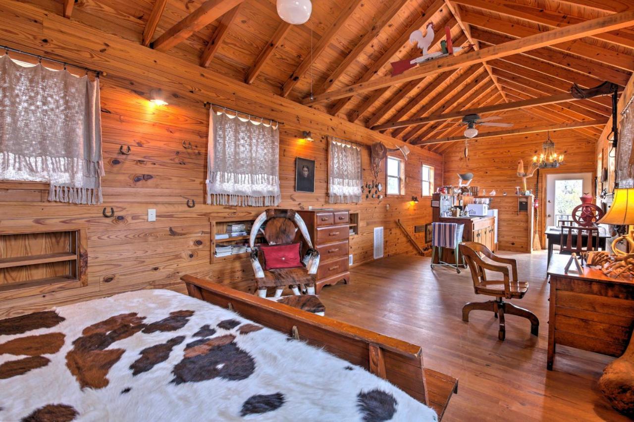 Ark Bunkhouse Fredericksburg Hideaway With Hot Tub Villa Екстериор снимка