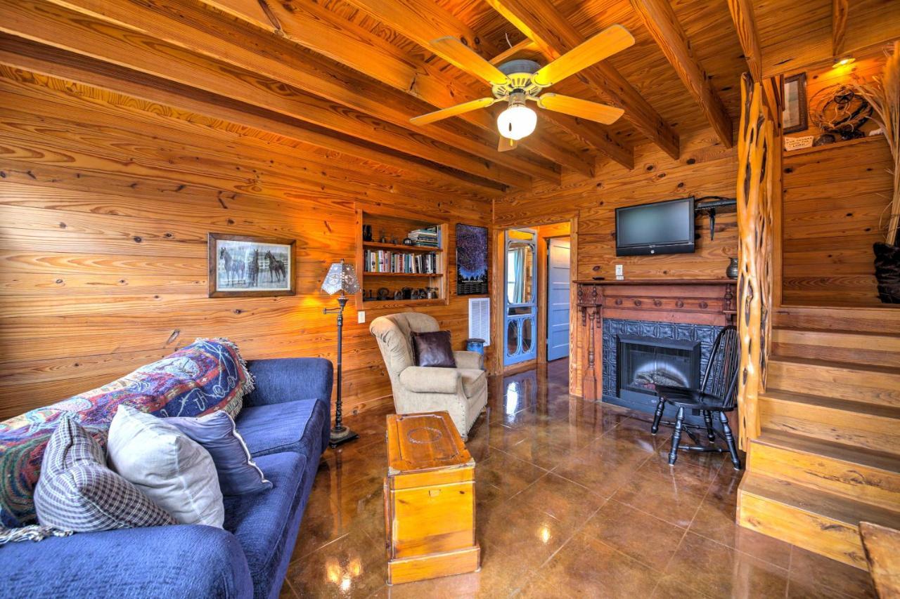Ark Bunkhouse Fredericksburg Hideaway With Hot Tub Villa Екстериор снимка